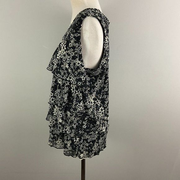 🌿4/$35 🌿NOTATIONS Black &‎ White Floral Sleeveless Blouse - Picture 4 of 7